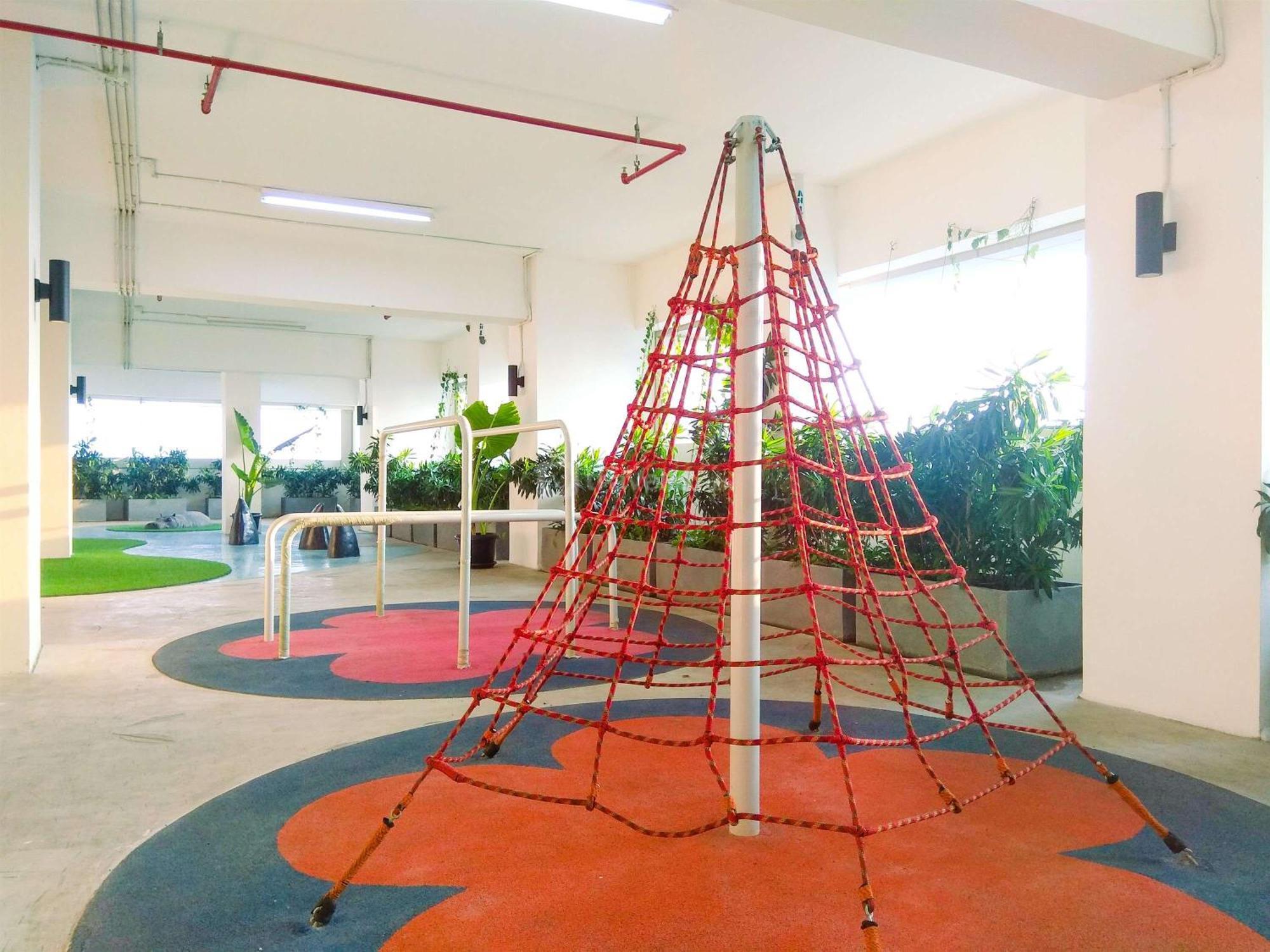 Good Choice And Cozy 2br Grand Kamala Lagoon By Travelio Apartemen