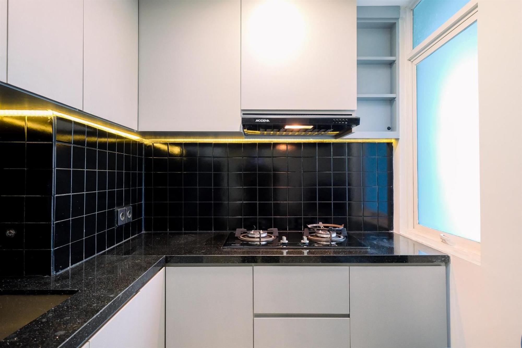Apartemen Good Choice And Cozy 2br Grand Kamala Lagoon By Travelio
